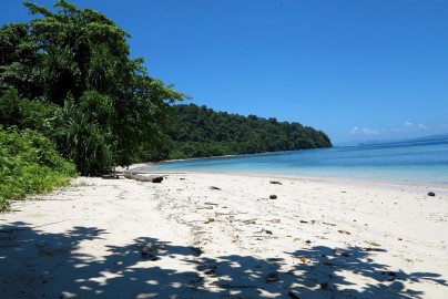 The main beach where docastawayers usually camp